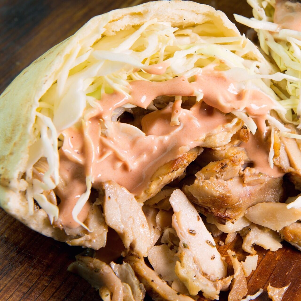 EFES STREET KITCHEN チキンケバブサンド