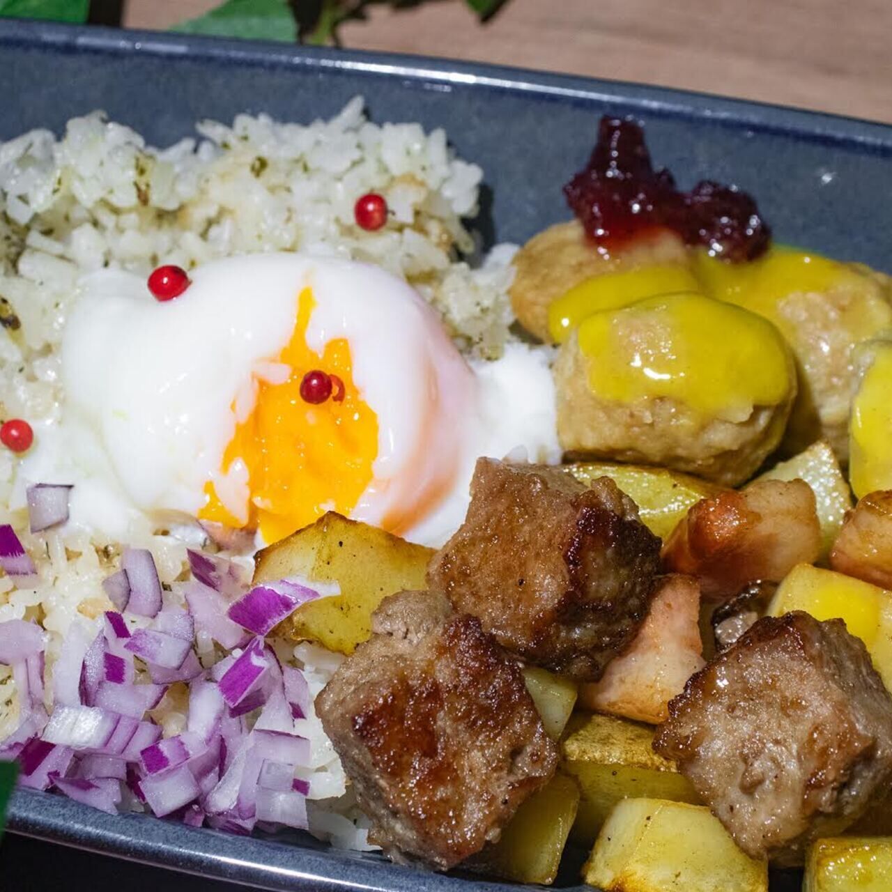 北欧料理 silfra 牛肉のピッティパンナ