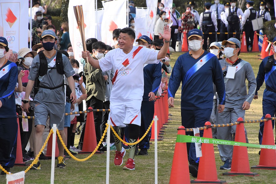 リオパラ代表の駒崎茂さん、聖火リレーに参加